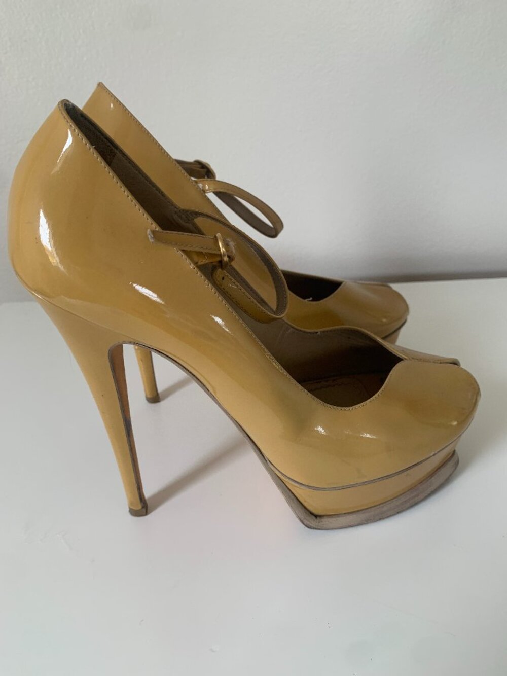 Yves St Laurent Nude Patent leather platforms